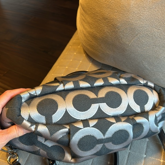 Coach Signature Satchel - Picture 6 of 6